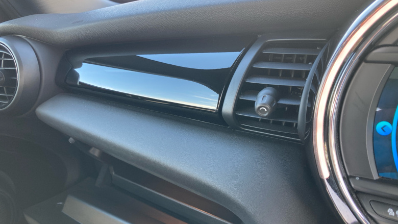 MINI Hatchback 135kW Cooper S Level 2 33kWh 3dr Auto Electric Hatchback